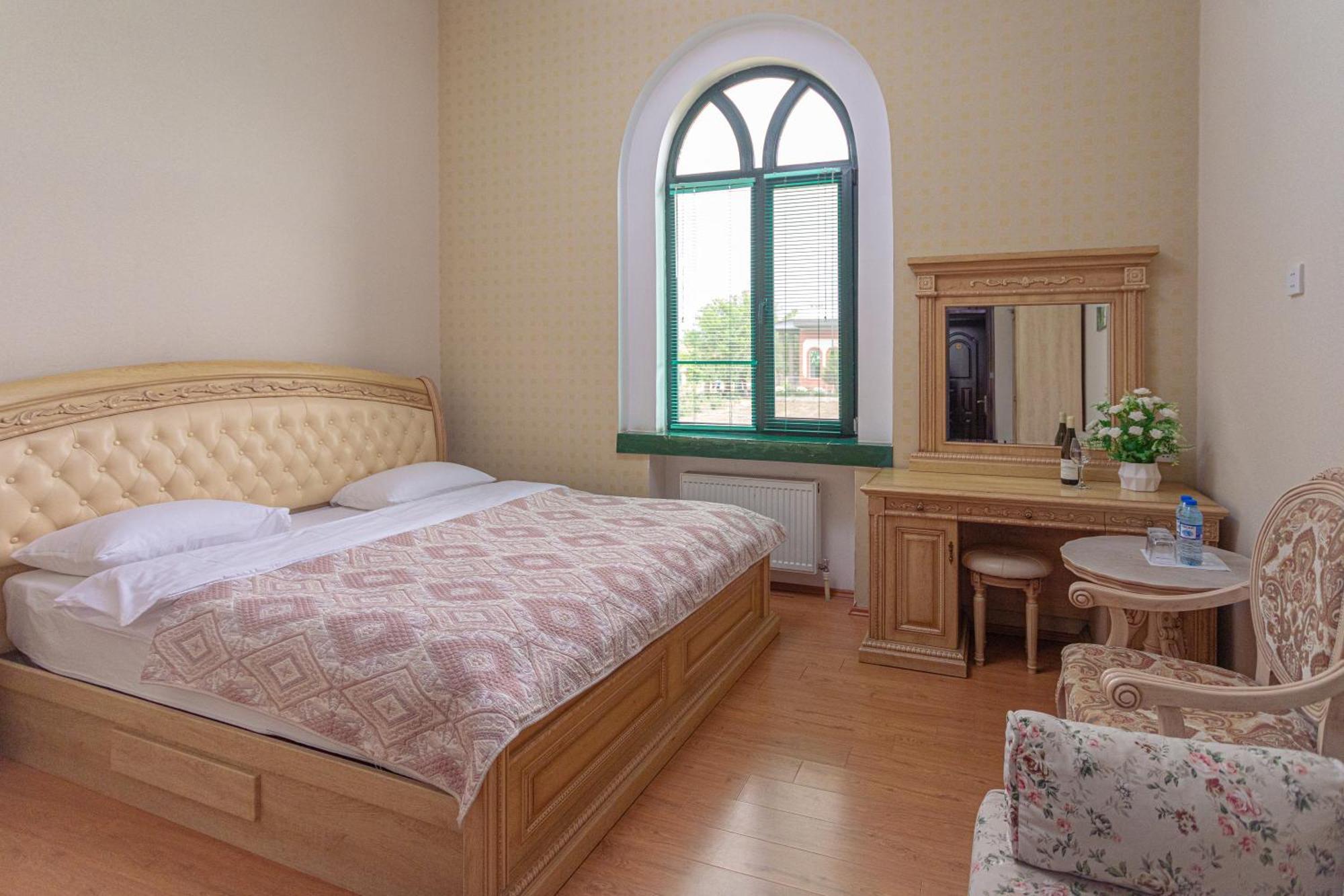 Chabiant Guesthouse Chateau Monolit Ikinci Yeniyol Exteriér fotografie